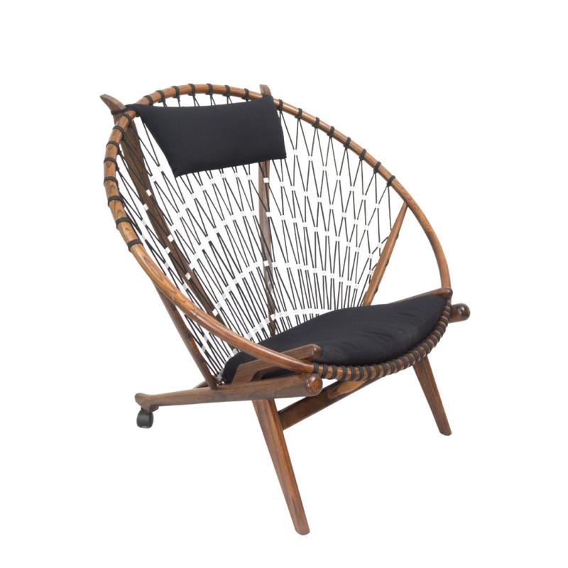 LAZY ARMCHAIR