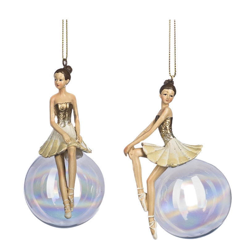 BALLERINA ON THE BALL